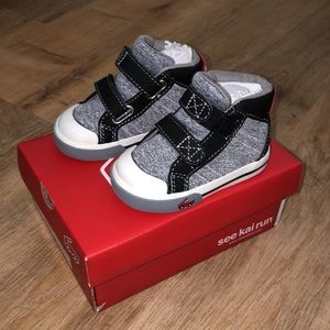 See Kai Run -Matty Black Jersey Shoes- Toddler size 4